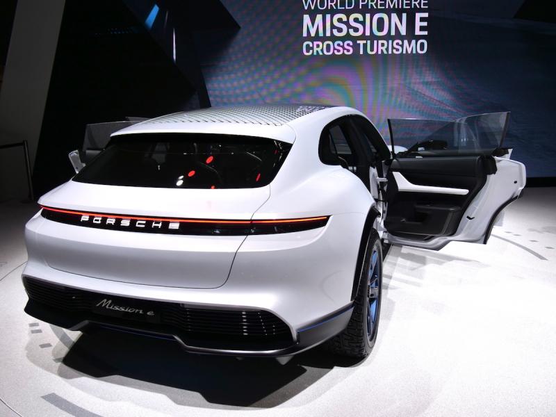  - Porsche Mission E Cross Turismo | nos photos depuis le salon de Genève 2018